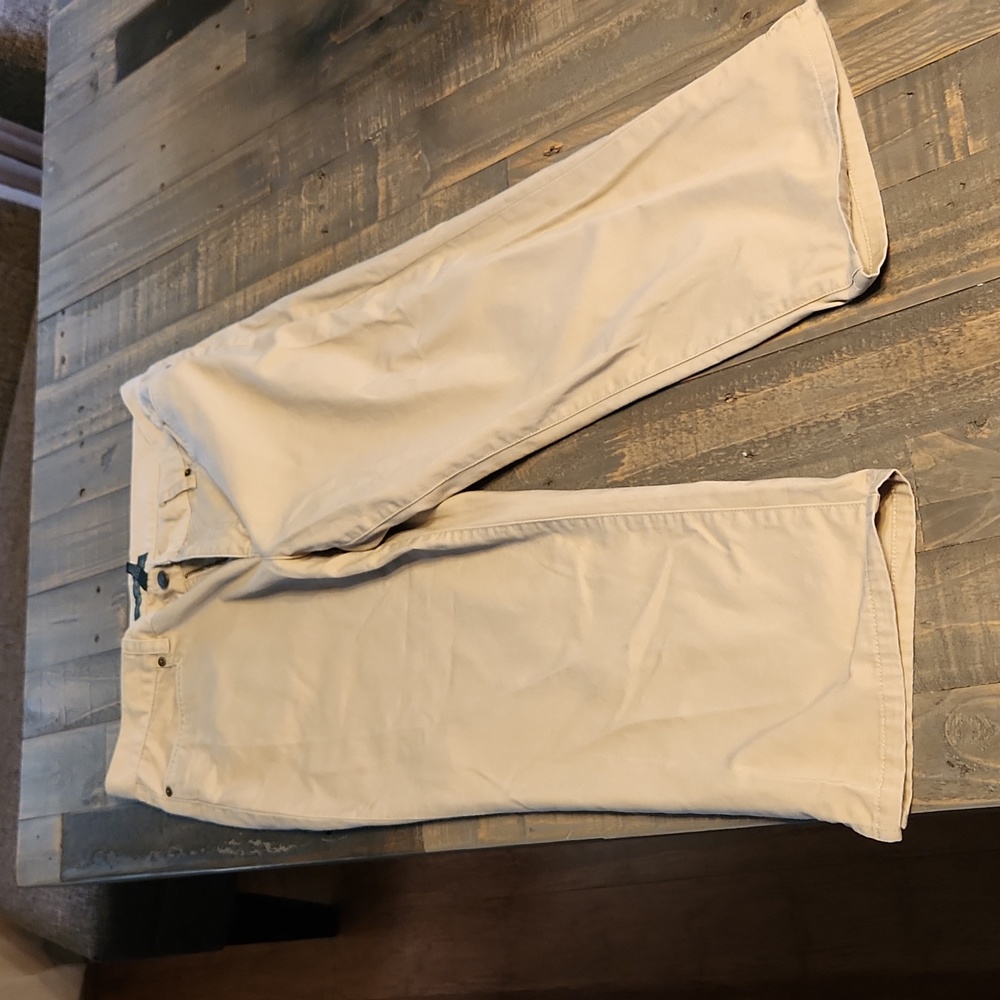 Ralph Lauren mid calf cropped kahki pant size 12.